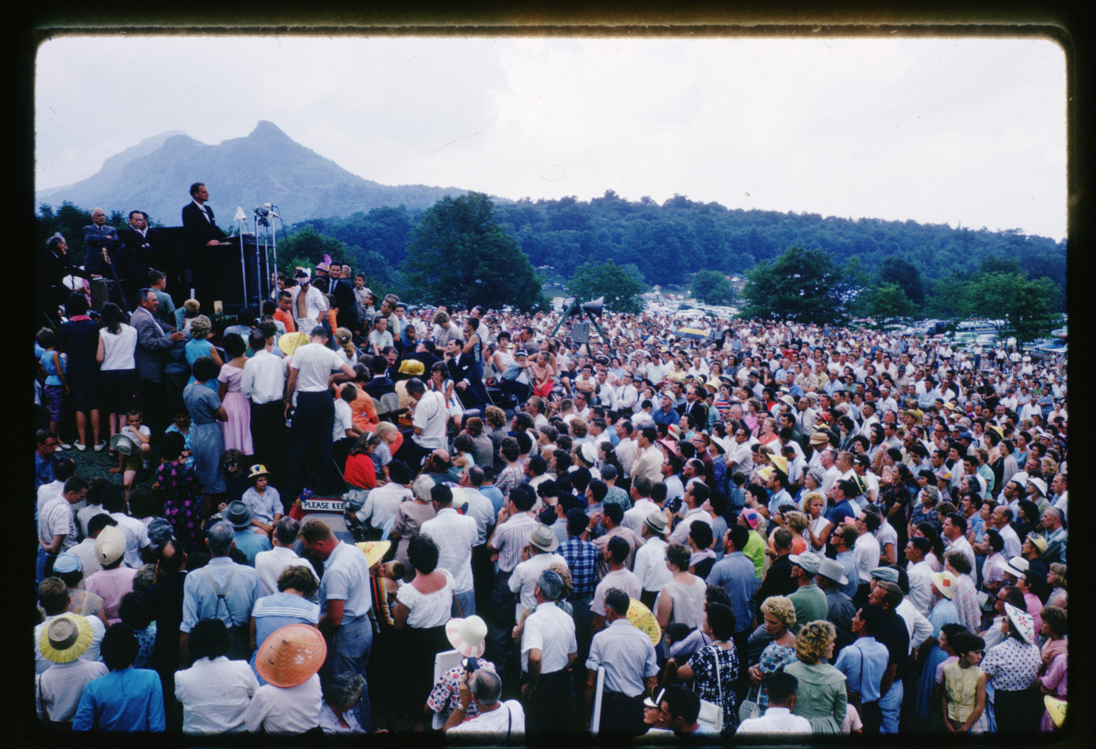 Gallery Singing on the Mountain